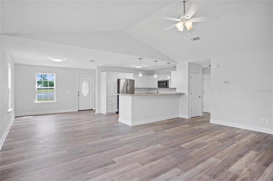 Spacious, unfurnished interior of a new home in , Blountstown (Image 14).