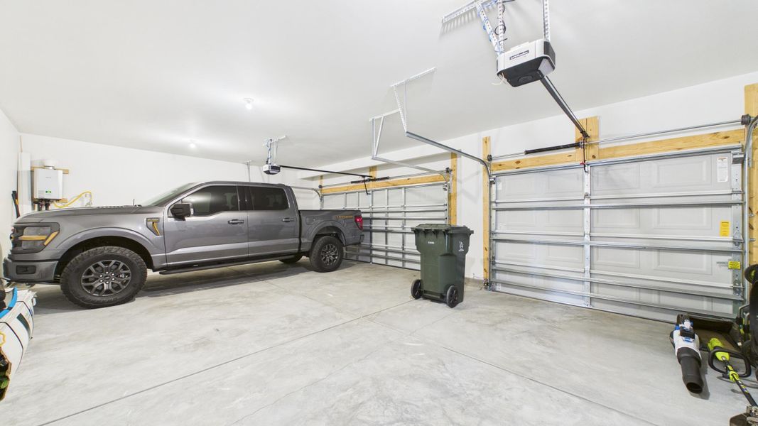 Spacious, unfurnished interior of a new home in Hewing Farms, Summerville (Image 24).