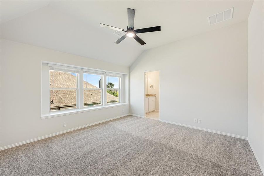Spacious, unfurnished interior of a new home in Abe's Landing, Granbury (Image 31). Spacious, unfurnished interior of a new home in Abe's Landing, Granbury (Image 31).