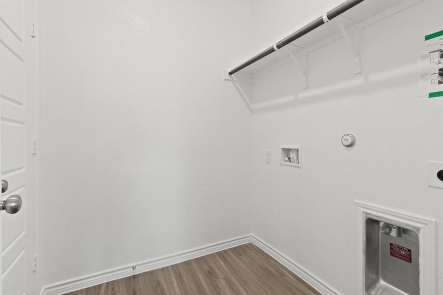 Spacious, unfurnished interior of a new home in Retreat at Fossil Creek, Fort Worth (Image 13).