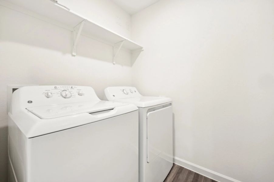 Representative interior finishes for a home built from the Discovery by Starlight Homes in Chapel Run, Montgomery (Image 16).