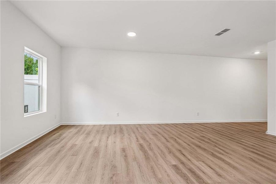 Spacious, unfurnished interior of a new home in Leydenview, Mableton (Image 12). Spacious, unfurnished interior of a new home in Leydenview, Mableton (Image 12).