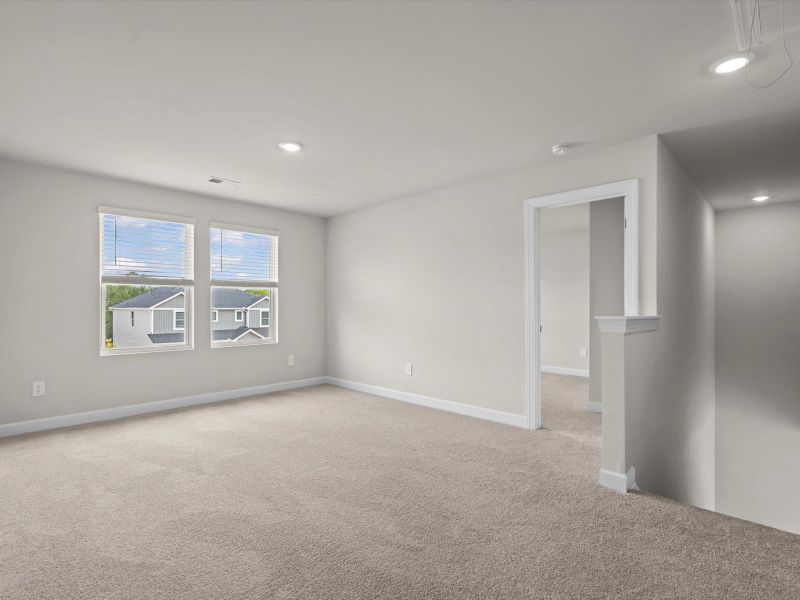 Spacious, unfurnished interior of a new home in Wexford Park, Fountain Inn (Image 12).