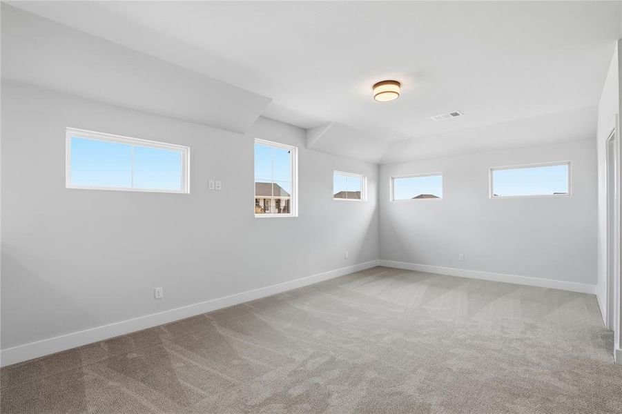 Spacious, unfurnished interior of a new home in Talon Hills, Fort Worth (Image 27).