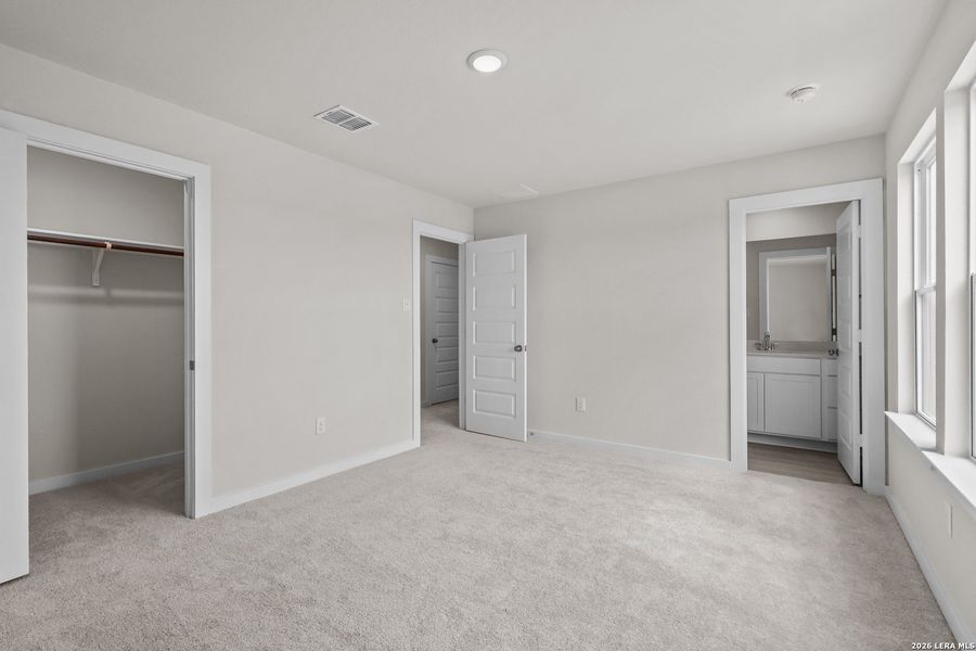 Spacious, unfurnished interior of a new home in Cinco Lakes, San Antonio (Image 28). Spacious, unfurnished interior of a new home in Cinco Lakes, San Antonio (Image 28).