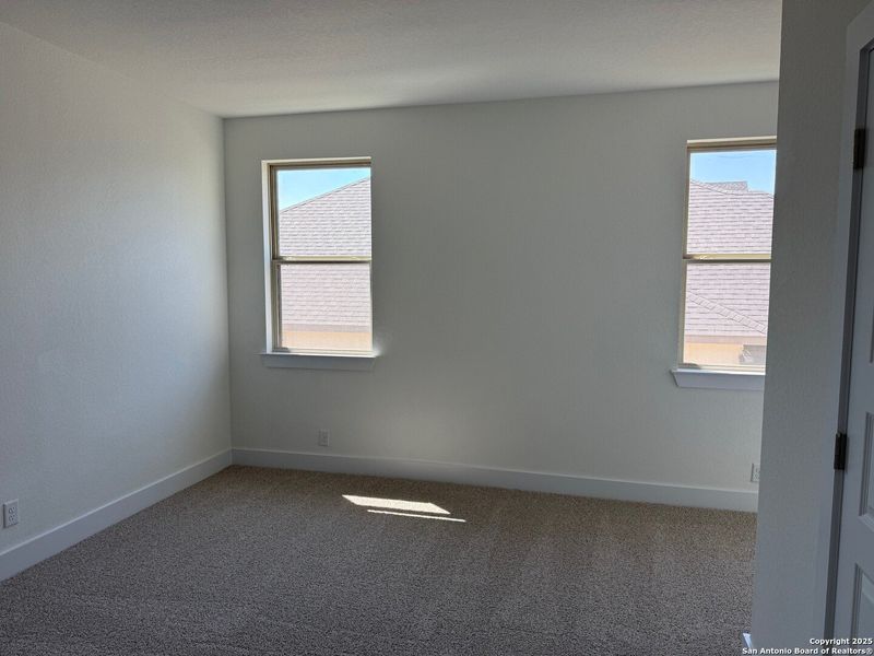 Spacious, unfurnished interior of a new home in Mesa Western, Cibolo (Image 46).