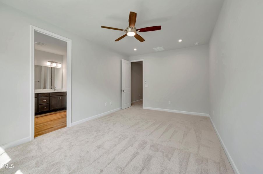 RAL_MewsatHoldingVillage_Wilson-MewsatHo RAL_MewsatHoldingVillage_Wilson-MewsatHo