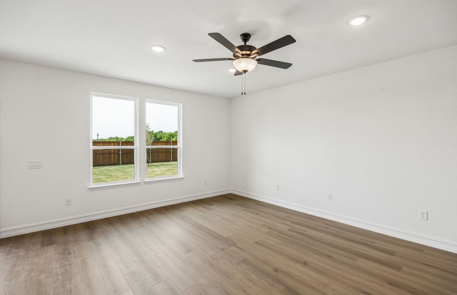 Spacious, unfurnished interior of a new home in Wilson Creek Meadows, Celina (Image 24).