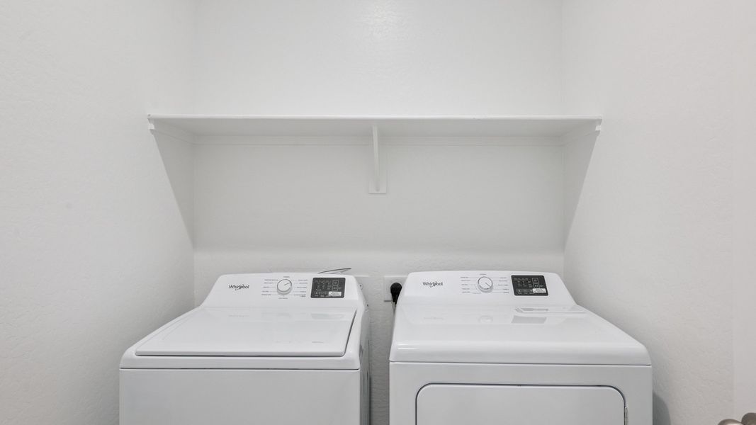 Representative interior finishes for a home built from the Ibis by D.R. Horton in Elena Trails, Maricopa (Image 12).