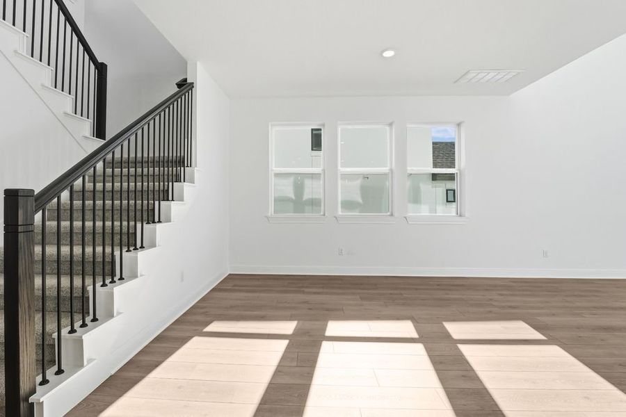 Spacious, unfurnished interior of a new home in Travisso, Leander (Image 13).