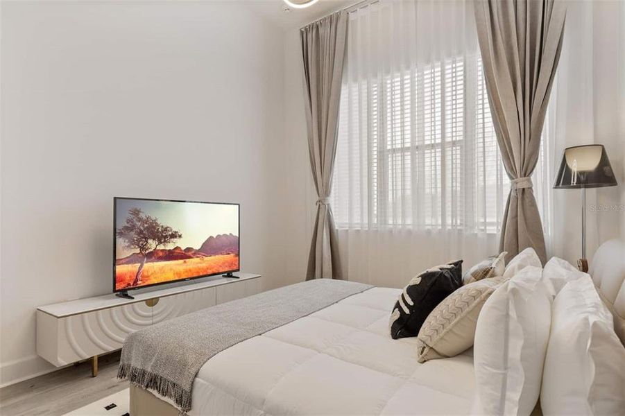 Furnished interior view inside a new home in , Kissimmee (Image 71).