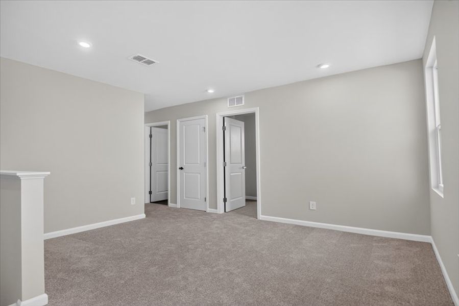Spacious, unfurnished interior of a new home in Everly, Spartanburg (Image 23).