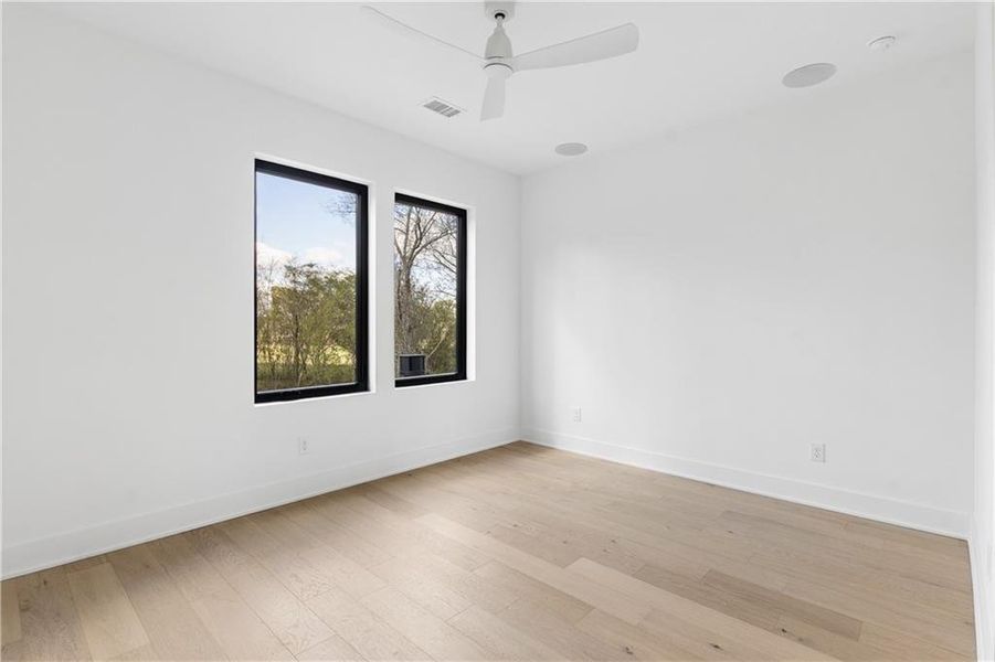 Spacious, unfurnished interior of a new home in , Roswell (Image 40).