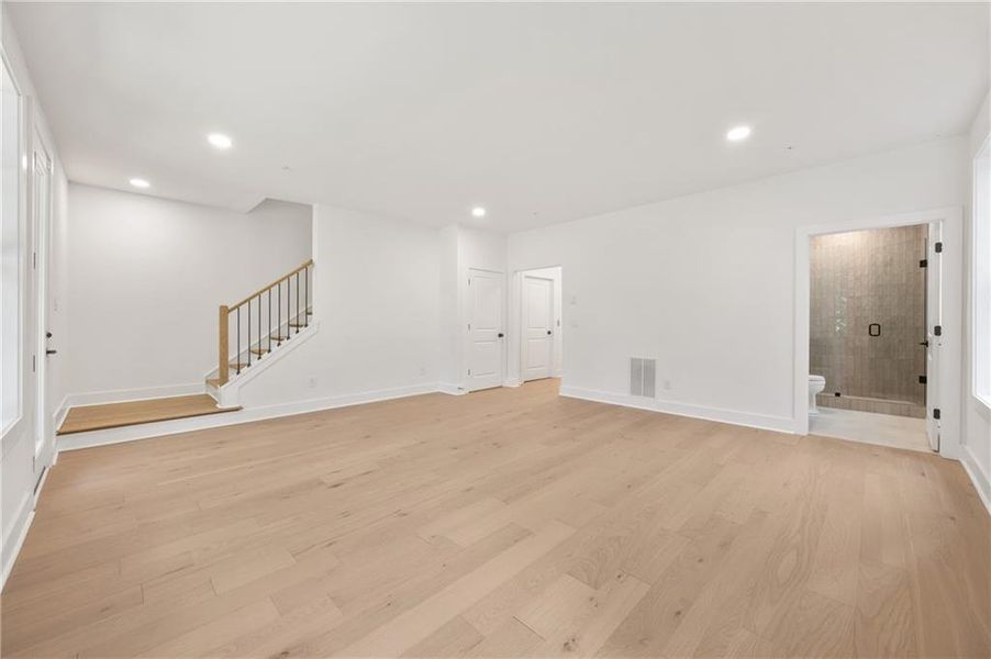 Spacious, unfurnished interior of a new home in , Atlanta (Image 25). Spacious, unfurnished interior of a new home in , Atlanta (Image 25).