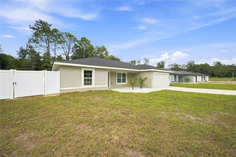 Exterior details and patio area of a home in , Ocala (Image 15). Exterior details and patio area of a home in , Ocala (Image 15).