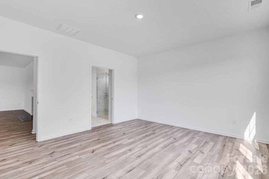 Spacious, unfurnished interior of a new home in Roselyn, Lancaster (Image 24). Spacious, unfurnished interior of a new home in Roselyn, Lancaster (Image 24).