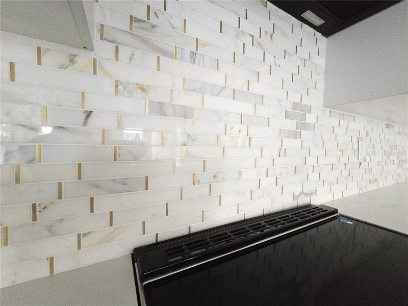 Spacious, unfurnished interior of a new home in , Tampa (Image 7).