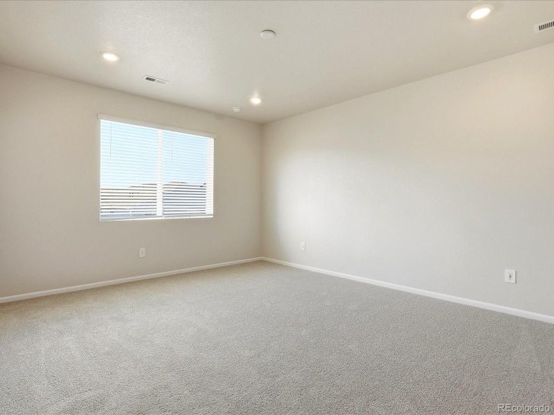 Spacious, unfurnished interior of a new home in , Windsor (Image 15).