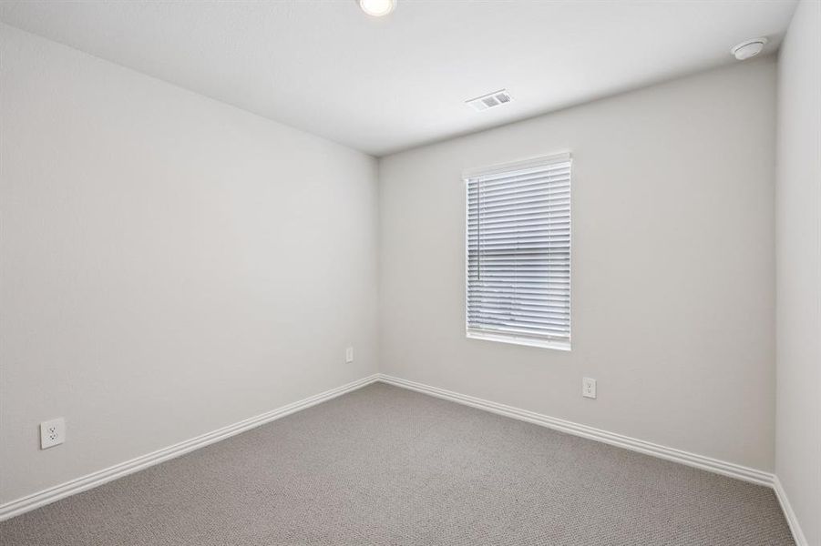 Spacious, unfurnished interior of a new home in Westmoor, Sherman (Image 34).