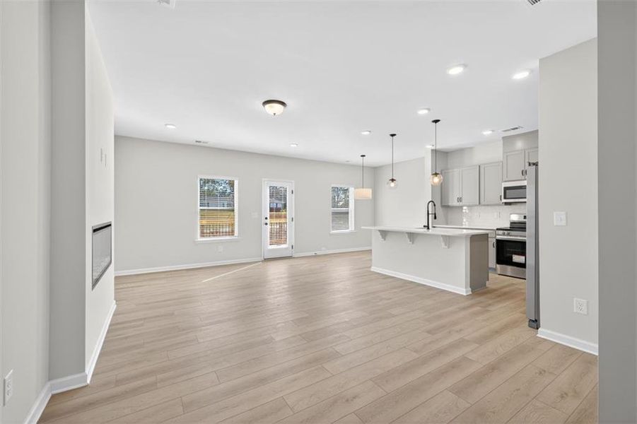 Spacious, unfurnished interior of a new home in Franklin Manor, Lawrenceville (Image 44).