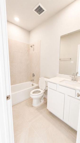 Furnished interior view inside a new home in Emberly  45', Beasley (Image 9).