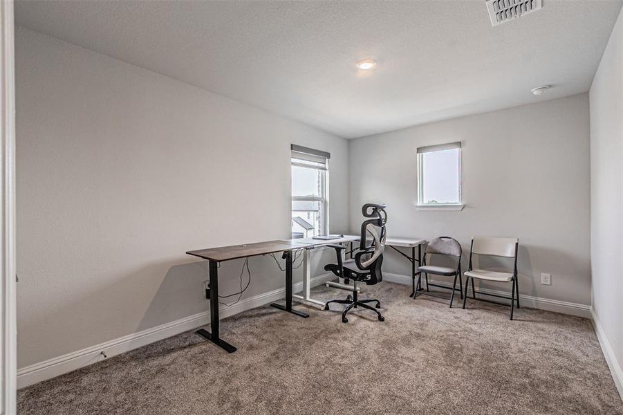 Furnished interior view inside a new home in Stoneridge, Melissa (Image 14).