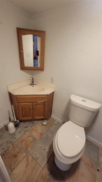 Furnished interior view inside a new home in , Vidor (Image 3).