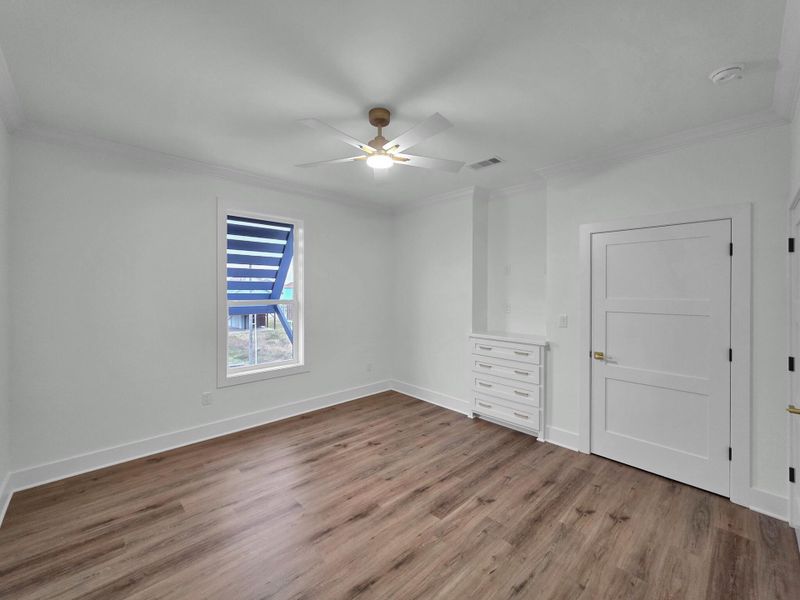 Spacious, unfurnished interior of a new home in , Bolivar Peninsula (Image 22).