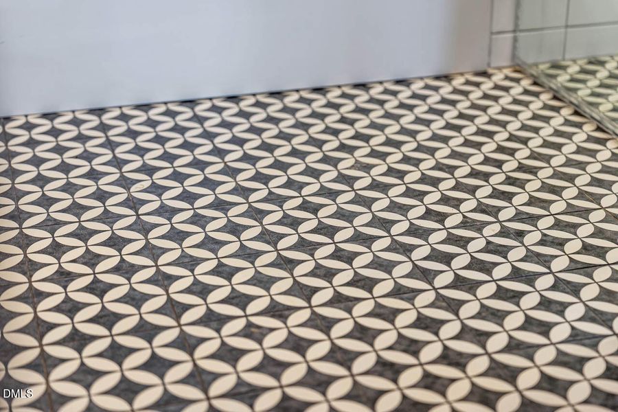 2044355995524827465-79