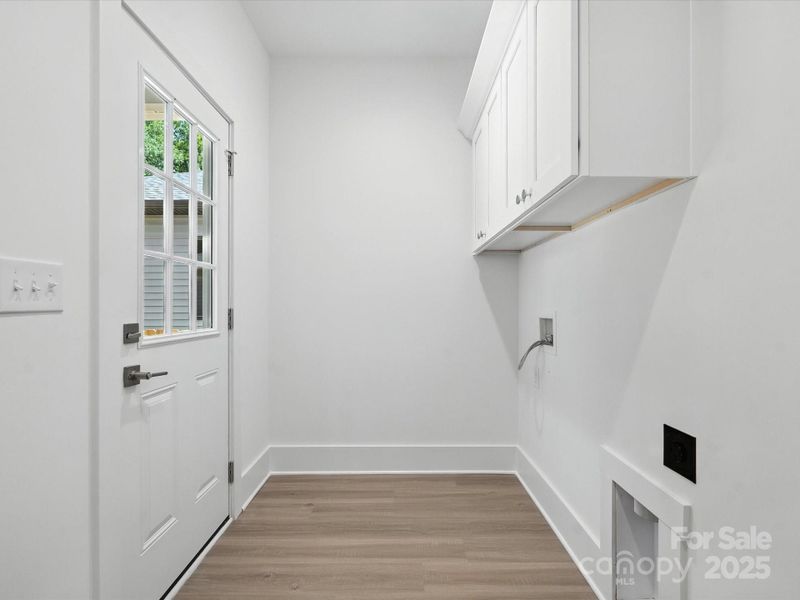 Spacious, unfurnished interior of a new home in , Charlotte (Image 24).