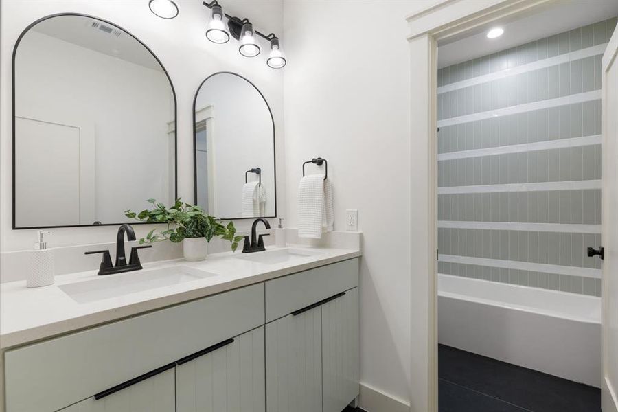 Furnished interior view inside a new home in , Dallas (Image 6).