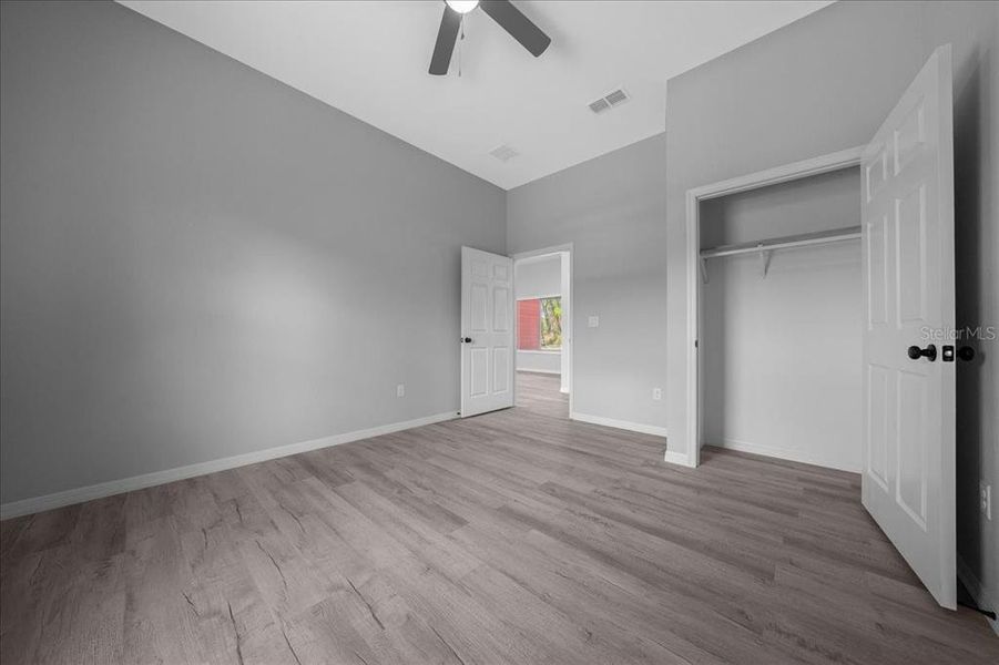 Spacious, unfurnished interior of a new home in , Ocala (Image 24).