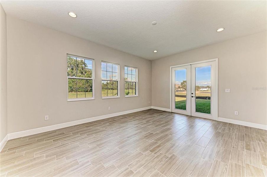 Spacious, unfurnished interior of a new home in Triple Creek, Riverview (Image 35). Spacious, unfurnished interior of a new home in Triple Creek, Riverview (Image 35).