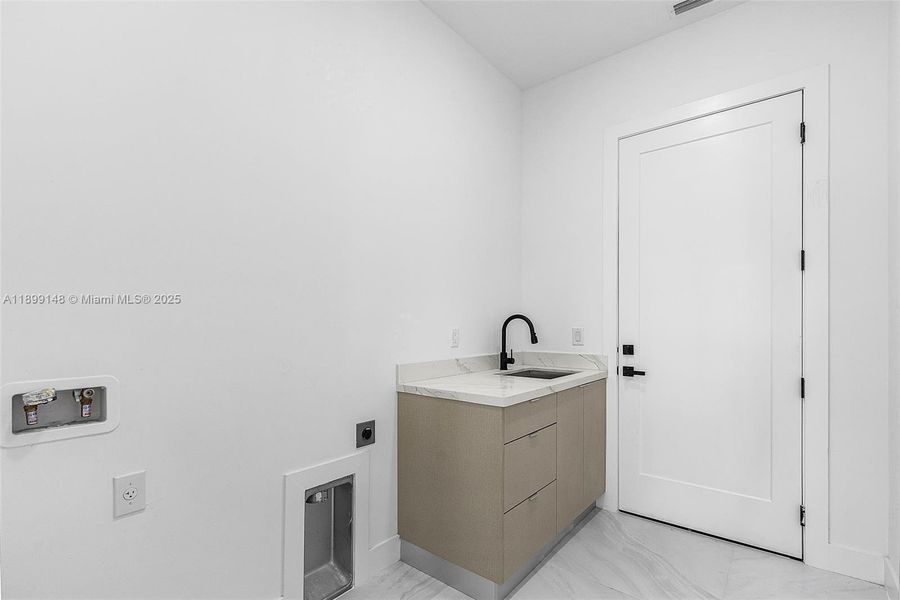 Furnished interior view inside a new home in , Cape Coral (Image 6). Furnished interior view inside a new home in , Cape Coral (Image 6).