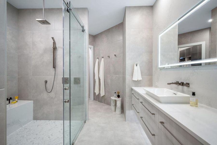 22-web-or-mls-1930_Frosted_Turquoise_Way