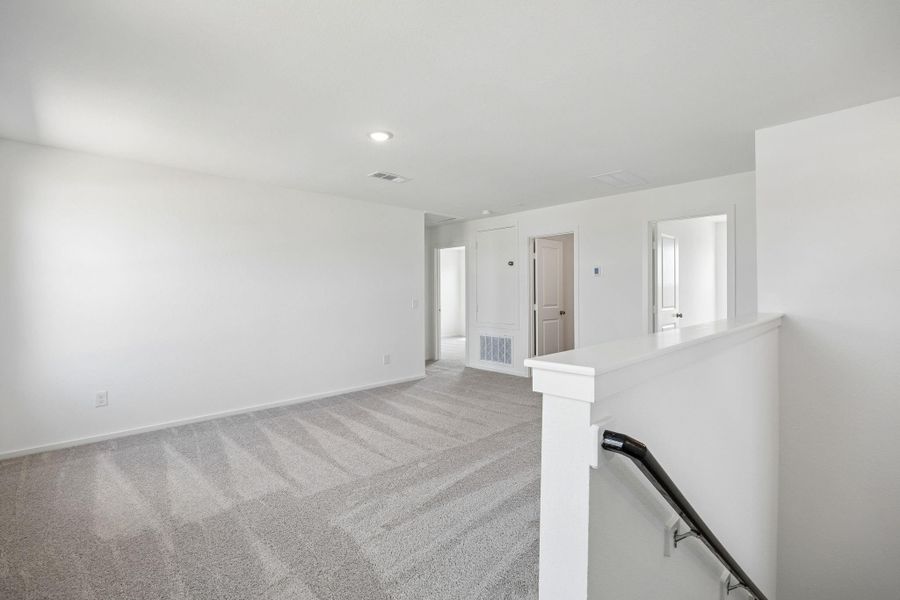 Spacious, unfurnished interior of a new home in River Ranch, Dayton (Image 19).