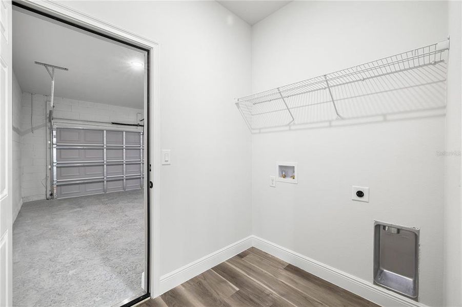 Spacious, unfurnished interior of a new home in , Ocala (Image 25).