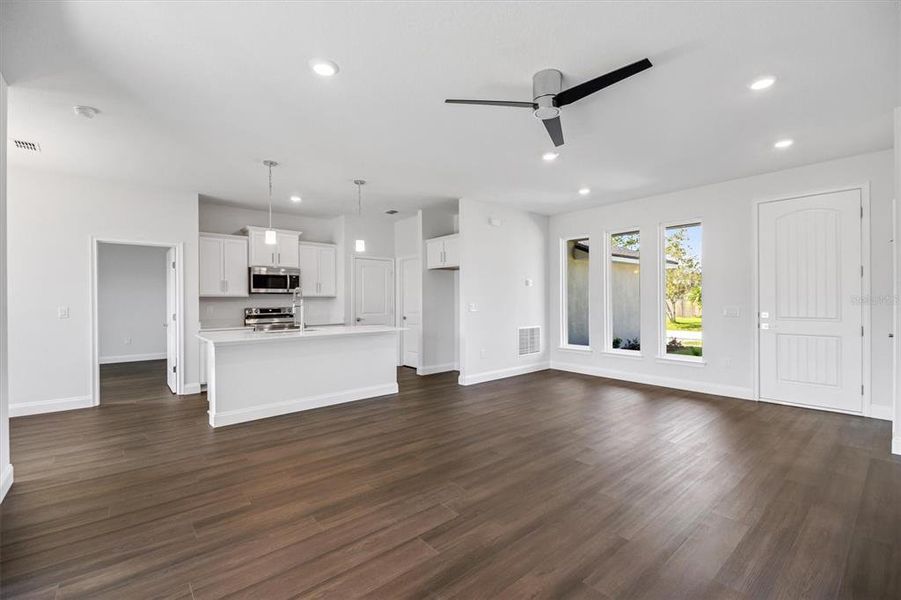 Spacious, unfurnished interior of a new home in , Palm Coast (Image 17).