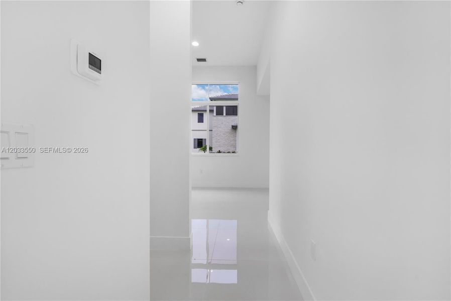 Foyer area of independent apartment Foyer area of independent apartment