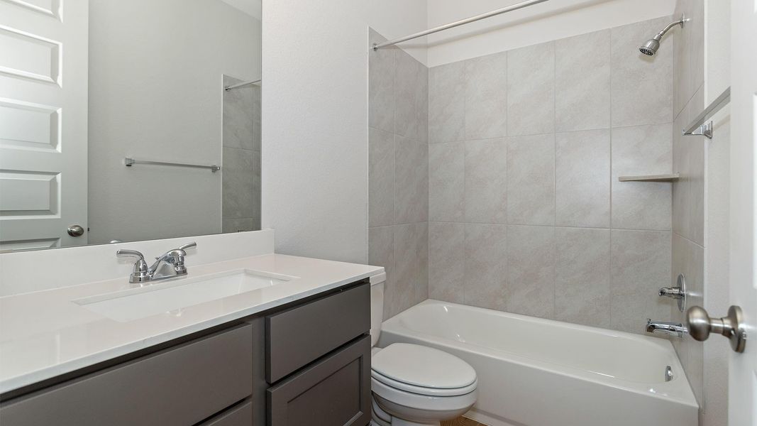 Furnished interior view inside a new home in Valencia, Manvel (Image 7).