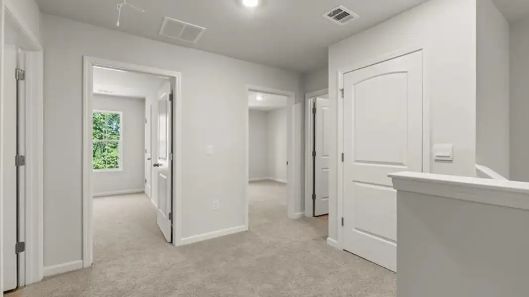 Spacious, unfurnished interior of a new home in Hughes Court, Dawsonville (Image 23).