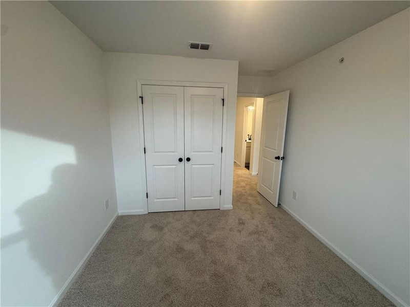 Spacious, unfurnished interior of a new home in Laurelwood, Douglasville (Image 22).