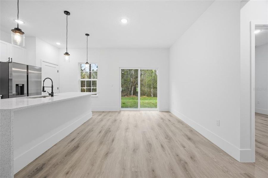 Spacious, unfurnished interior of a new home in , Citrus Springs (Image 12).