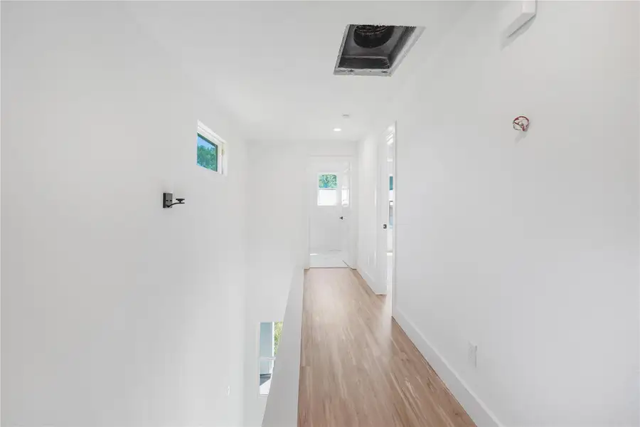 Spacious, unfurnished interior of a new home in , Houston (Image 20). Spacious, unfurnished interior of a new home in , Houston (Image 20).