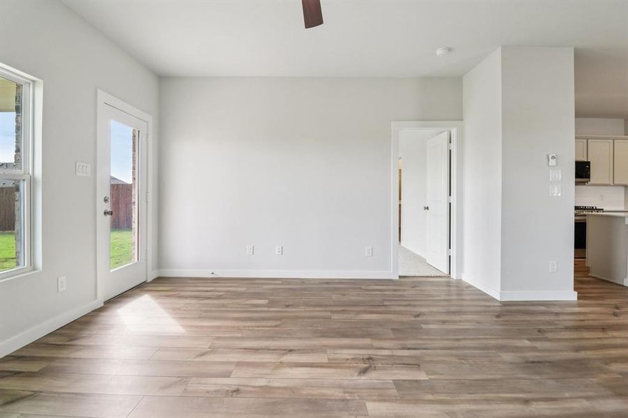 Spacious, unfurnished interior of a new home in Lone Oak, Alvarado (Image 21). Spacious, unfurnished interior of a new home in Lone Oak, Alvarado (Image 21).