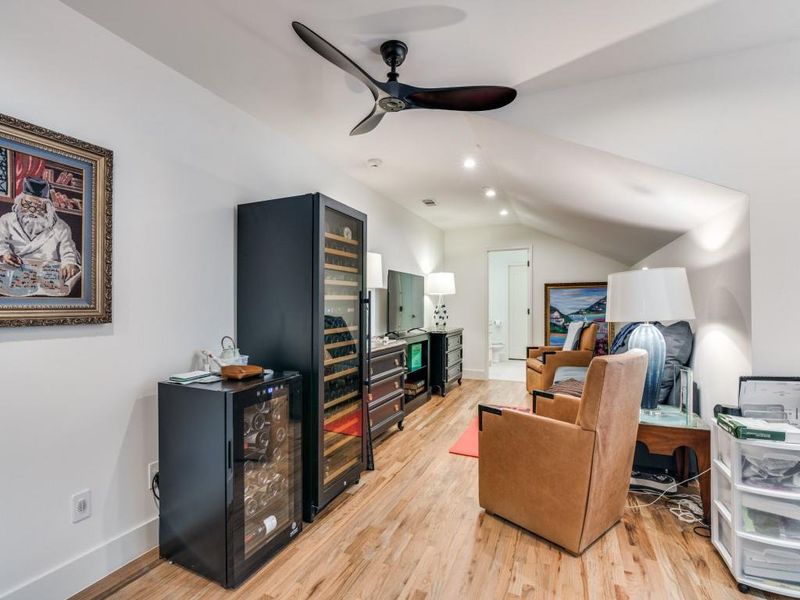 3rd floor bonus room can be 4th Bedroom w full bath and closet 3rd floor bonus room can be 4th Bedroom w full bath and closet