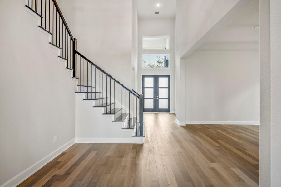 Spacious, unfurnished interior of a new home in Sienna 70' Lots, Missouri City (Image 21). Spacious, unfurnished interior of a new home in Sienna 70' Lots, Missouri City (Image 21).