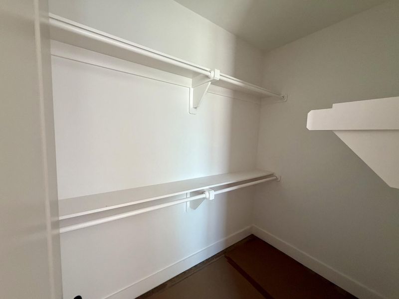 Spacious, unfurnished interior of a new home in , Summerville (Image 5).
