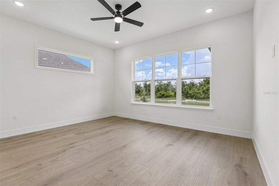 Spacious, unfurnished interior of a new home in , Auburndale (Image 24).