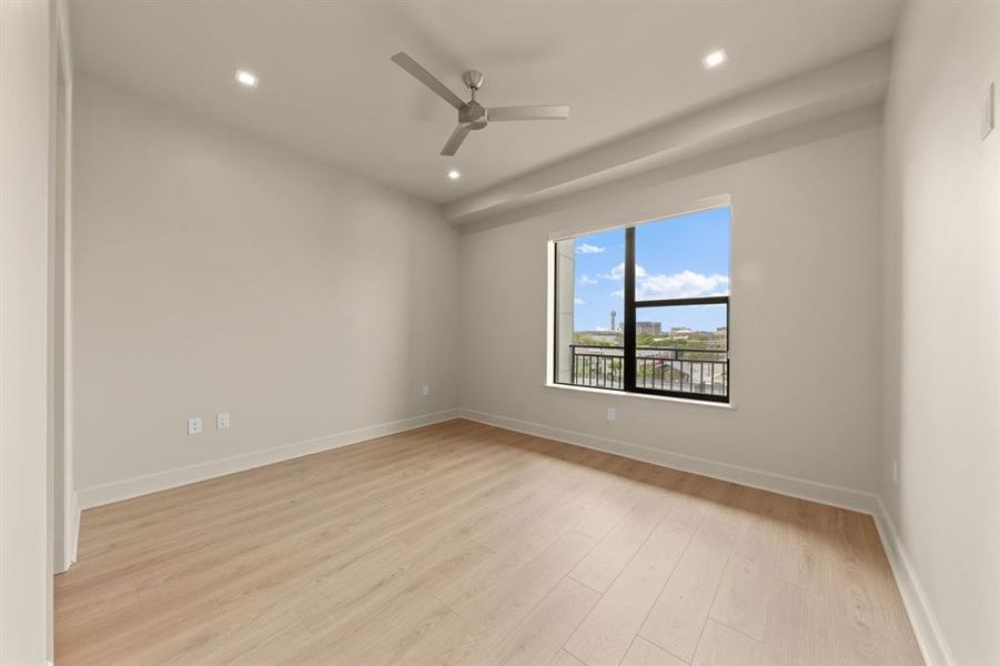 Spacious, unfurnished interior of a new home in , Dallas (Image 15).